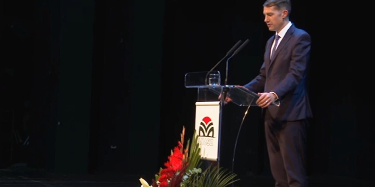 <span class="entry-title-primary">“Mindennapos munkával, nem szájhősködéssel és blokáddal”</span> <span class="entry-subtitle">A VMSZ központi, 1956-os ünnepsége Szabadkán</span>