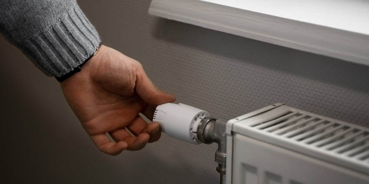 <span class="entry-title-primary">Miniszter: Az áram mellett a fűtésre is lehet kedvezményt kapni</span> <span class="entry-subtitle">Ha 31 ezer dinárnál alacsonyabb a nyugdíja, érdemes kérvényezni a kedvezményt</span>