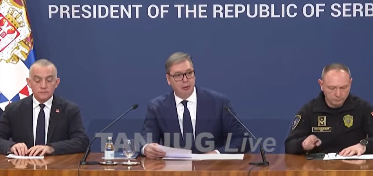 Vučić szerint terrorcselekmény történt a parlament előtt