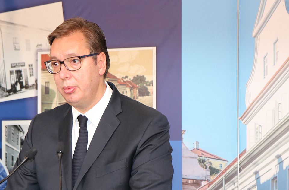 Vučić arra kéri Dijana Hrkát, vigyázzon az egészségére