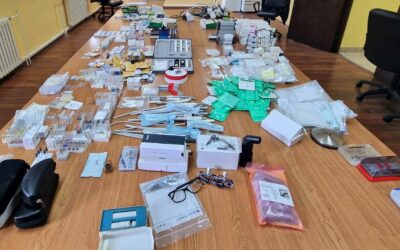 Egy szinte teljes fogorvosi rendelőt akartak átcsempészni a határon Gombosnál (Fotógaléria)