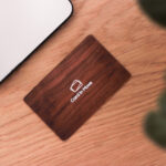 Hogyan könnyítik meg a digitális névjegykártyák az üzleti kapcsolatépítést? (Stock fotó)