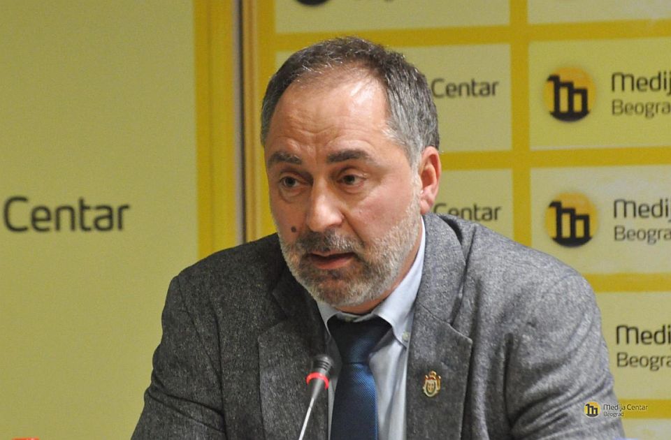 Alkotmányjogász: A Vezérkar épületéről szóló lex specialis felfüggeszti az alkotmányt