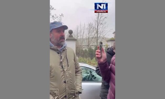 A tartományi titkár és helyettese egy választásmegfigyelő diákot sértegetett (Videó)