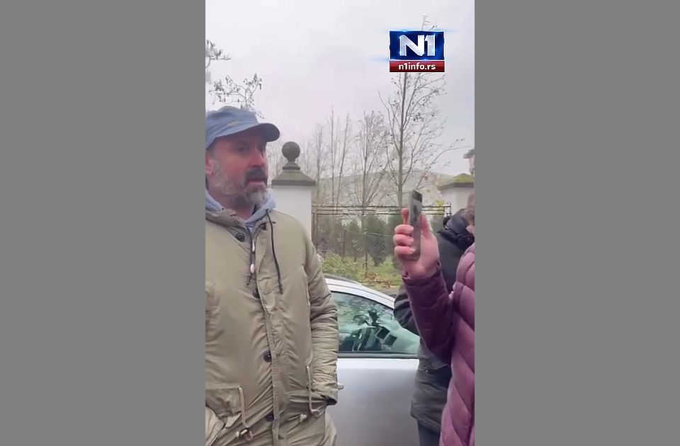 A tartományi titkár és helyettese egy választásmegfigyelő diákot sértegetett (Videó)