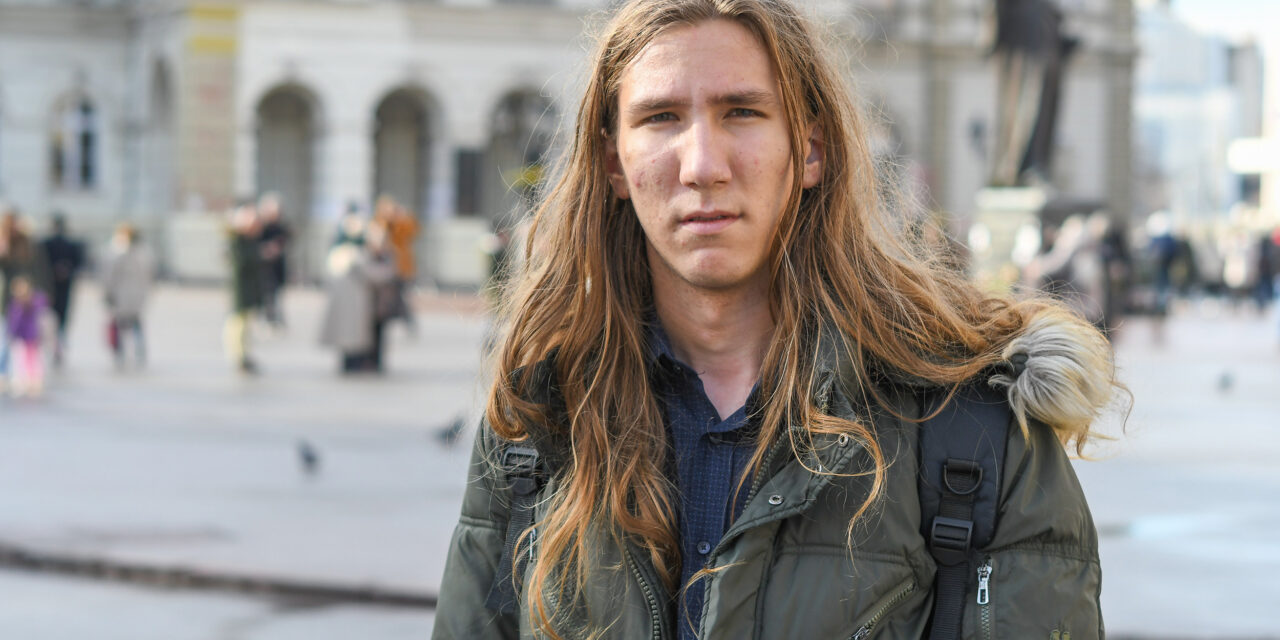 Így mértek ütést az egyetemista fejére a bevetési pajzzsal (videóval)