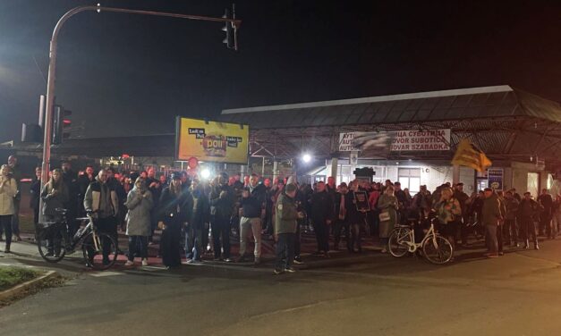 Se ki, se be az autóbuszoknak