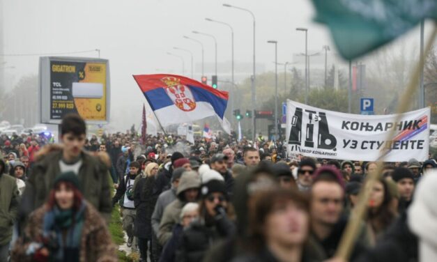Egy éve támadták meg a rezsim verőemberei a belgrádi Drámaművészeti Kar hallgatóit és tanárait