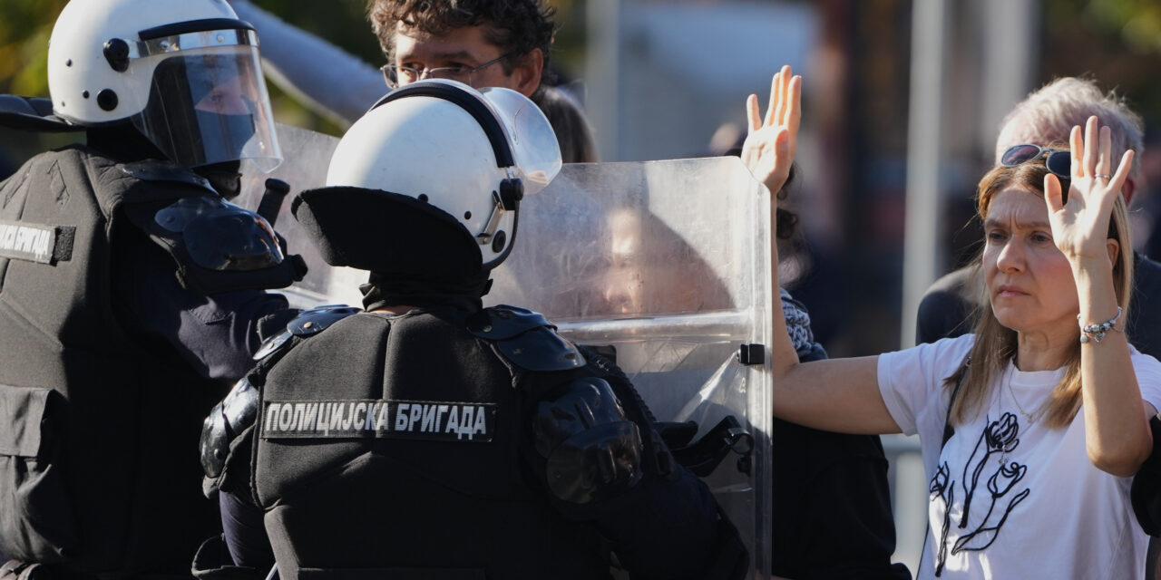 „A rendőrség csak a hatalmat és annak híveit védi”