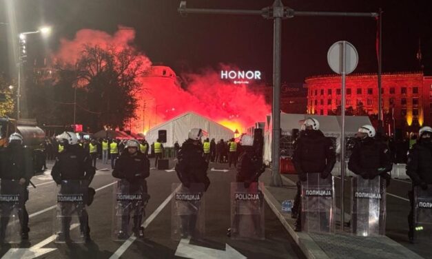 A haladók vajdasági koordinátora most Belgrádban erőszakoskodott