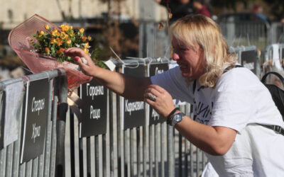 „Dijana, Újvidék veled van” – Szívszorító drónfelvétel a polgári gyűlések performanszáról