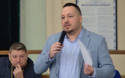 Jovanović: Nem szavazunk arra, hogy egy bértollnok, aki 55 ezer eurós autót vásárol a polgárok pénzén, igazgató legyen A hatalom képviselői támogatták a kommunális vállalat és az Elgas igazgatójának kinevezését