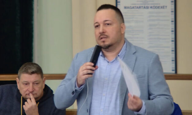 Jovanović: Nem szavazunk arra, hogy egy bértollnok, aki 55 ezer eurós autót vásárol a polgárok pénzén, igazgató legyen