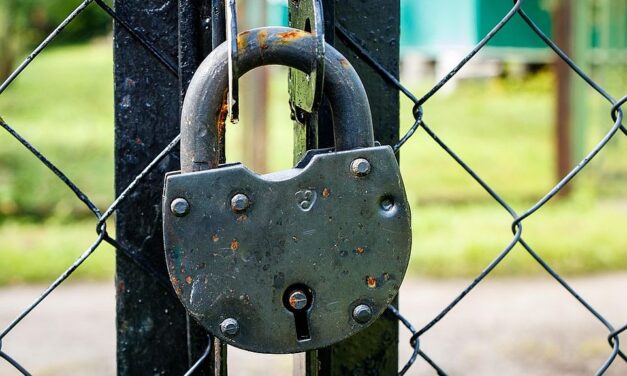 Újabb gyár zárt be, ráadásul négyhavi bérrel tartozik az alkalmazottaknak
