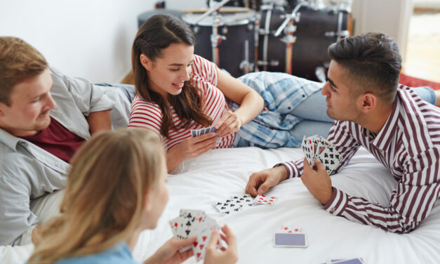 <span class="entry-title-primary">Miért marad fontos a játék felnőttkorban is? – Családi esték kvízek és egy kis kaszinóhangulat</span> <span class="entry-subtitle">Miért marad fontos a játék felnőttkorban is a családban?</span>
