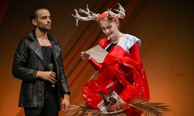 Véget ért a Desiré, de az élet tovább pezseg a Kosztolányi Színházban!