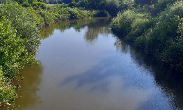 Rendkívüli helyzet több városban, kiöntöttek a folyók