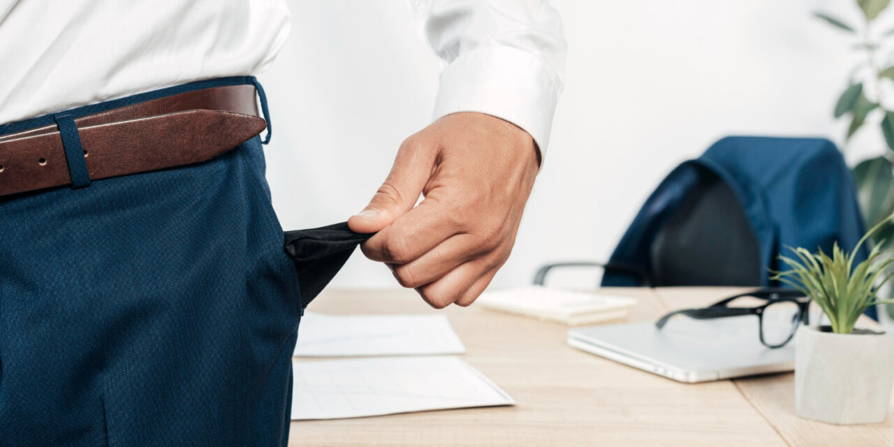 Mikor és milyen feltételek mellett jár a munkanélküli segély?