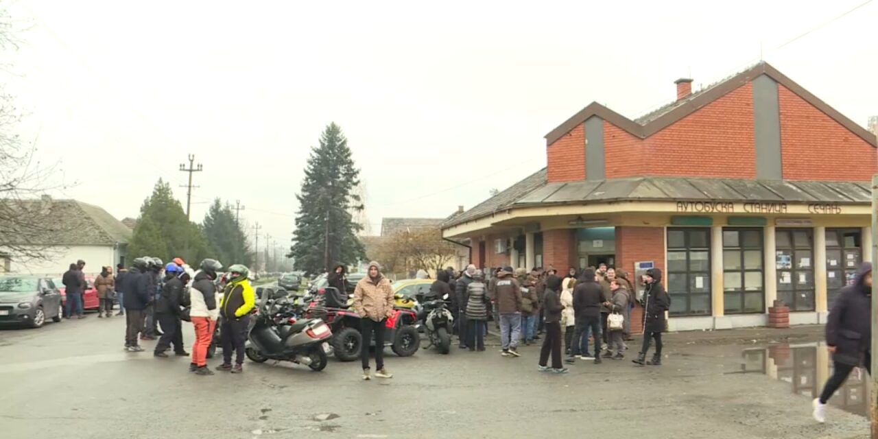 Listáznak Szécsányban, Ć-kitűzős személyek foglalták el a rokkantak számára fenntartott helyiséget