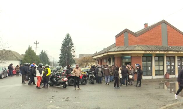 Listáznak Szécsányban, Ć-kitűzős személyek foglalták el a rokkantak számára fenntartott helyiséget