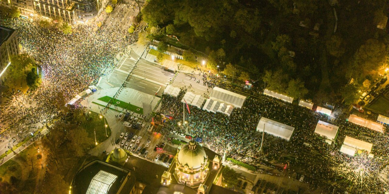 Ennyien vettek részt a szerda esti tüntetéseken