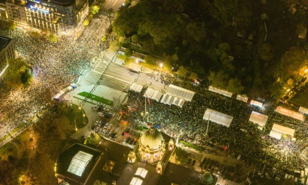 Ennyien vettek részt a szerda esti tüntetéseken