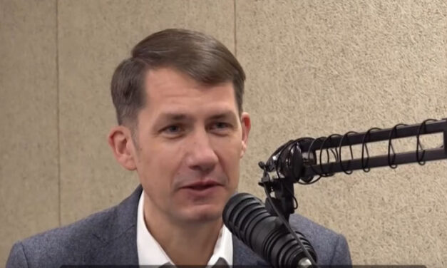 Pásztor: Orbánt maga mellé, az EU vezetőit a szamárpadba ültette Trump