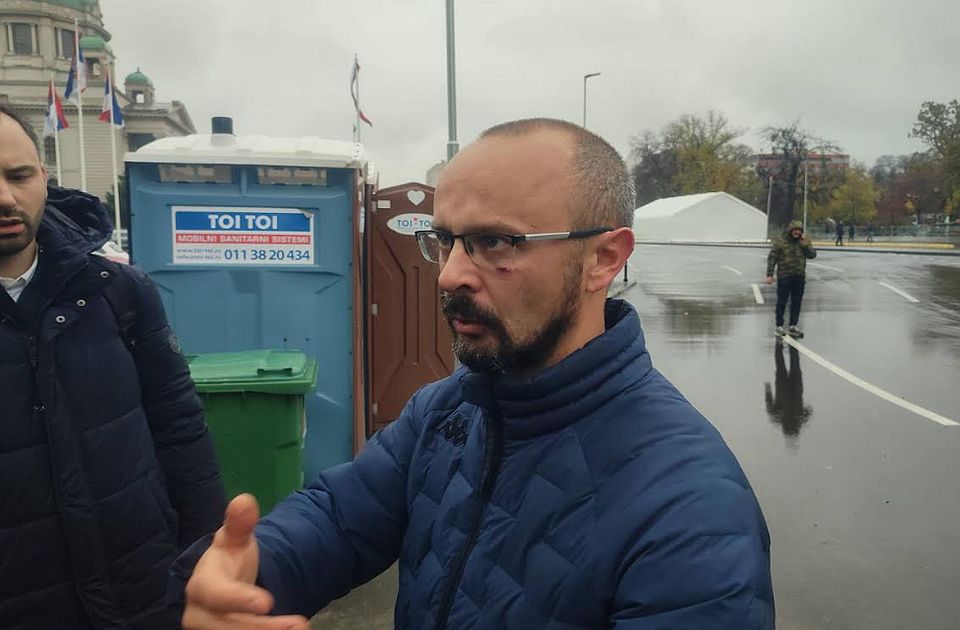 Ćacilendben megvertek egy fővárosi önkormányzati képviselőt