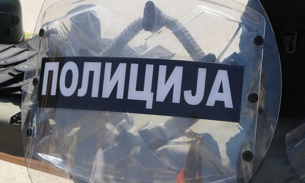 „Meddig fogja a rendőrség verni a diákokat?”