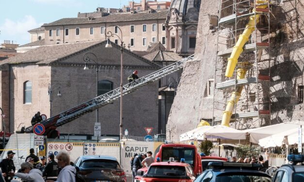 Összedőlt egy középkori torony Rómában, több sérült is van (Videó)