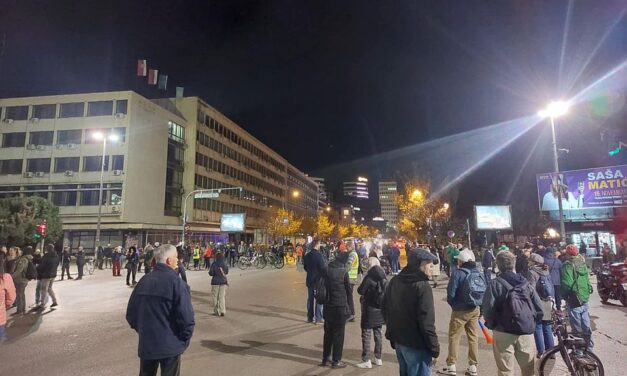 Újvidéken is utcára vonultak, hogy támogassák Dijana Hrkát (Videó)