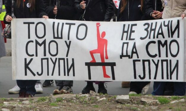 Hrka és Jaćimović éhségsztrájkja miatt bojkottálják a tanítást az újvidéki középiskolások