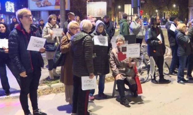 A szabadkaiak 15. napja támogatják az éhségsztrájkolókat