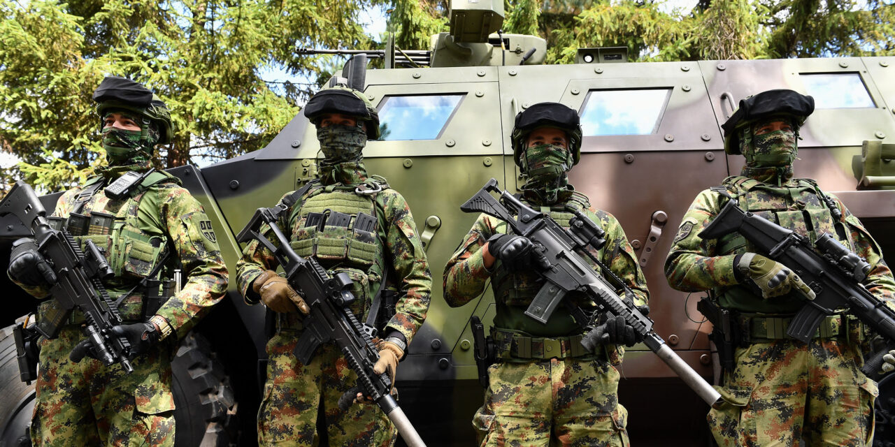 Albánok egy csoportja támadta meg a szerb hadsereg katonáit