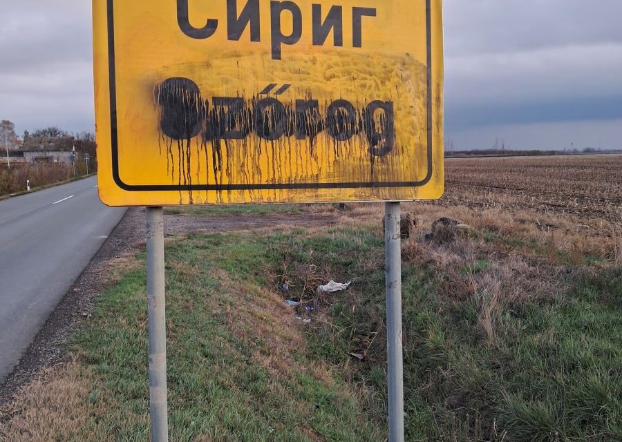Megint lefestettek egy magyar helységnévtáblát Vajdaságban