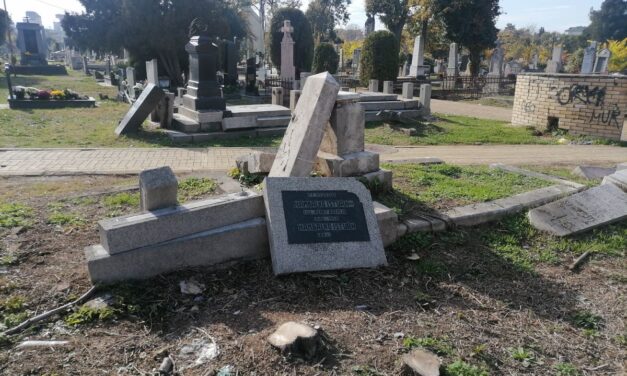 Borzasztó állapotok az újvidéki Futaki úti temetőben
