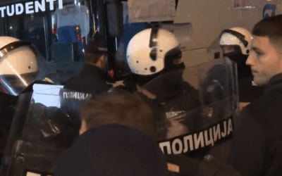 A rendőrség szerint nem az a rendőr ütötte a nőket Újvidéken, akit a polgárok „gyanúsítanak”