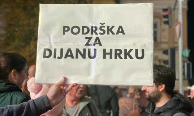 Lezárták a tüntetők a Patria kereszteződését Szabadkán