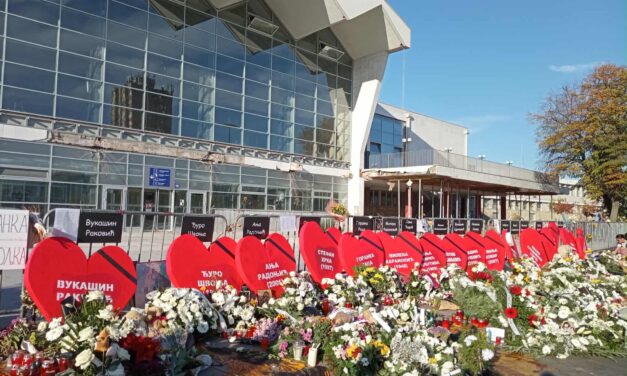 Megerősítették a  vádiratot a vasúti előtetővel kapcsolatos korrupció gyanúja miatt