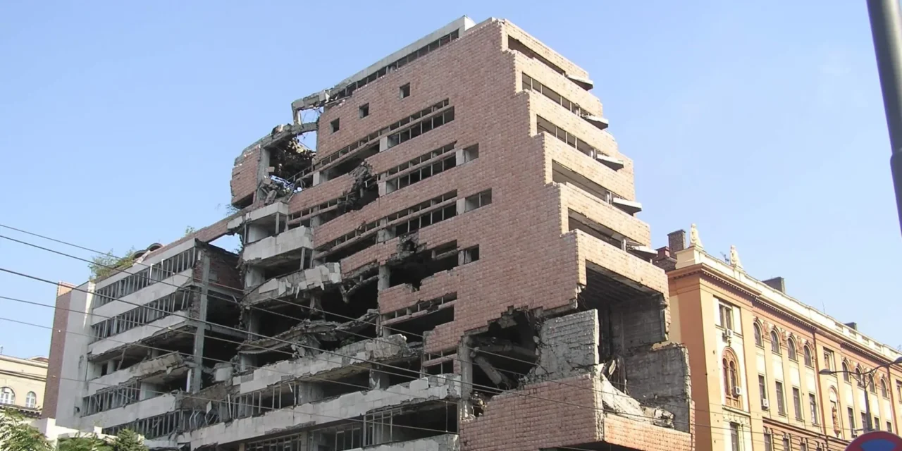 Nem hajlandók levenni a védett épületek listájáról a Vezérkar komplexumát a konzervátorok