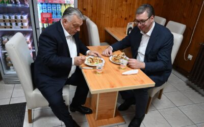 „Miközben ég a ház a fejünk felett, az elnök a burekkal foglalkozik”