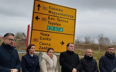 VMDK: Az út mentén visszahelyezett tábla nem eredmény, hanem évtizedes mulasztások kínos bizonyítéka