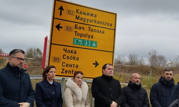 Pásztor Zentán: Évek óta küzdünk ezért, kikerültek a kétnyelvű útirányjelző táblák a községben