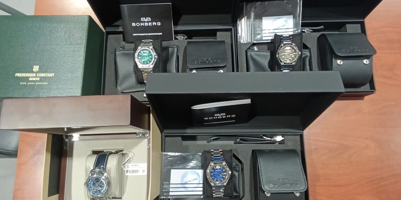 Csaknem százezer euró értékben foglaltak le luxusórákat a vámosok (Fotók)