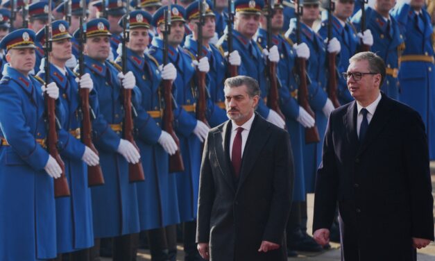 Vučić a grúz elnökkel tárgyalta meg az „Európai Unió kettős mércéit”