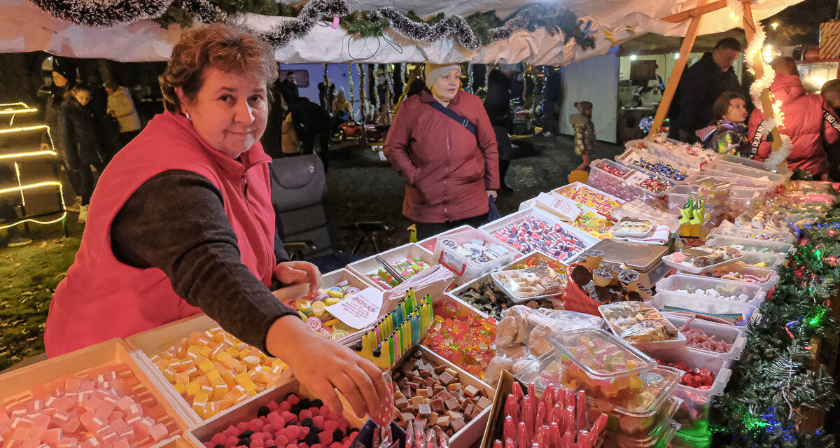 Keddig tart a kavalkád a központban (fotók)