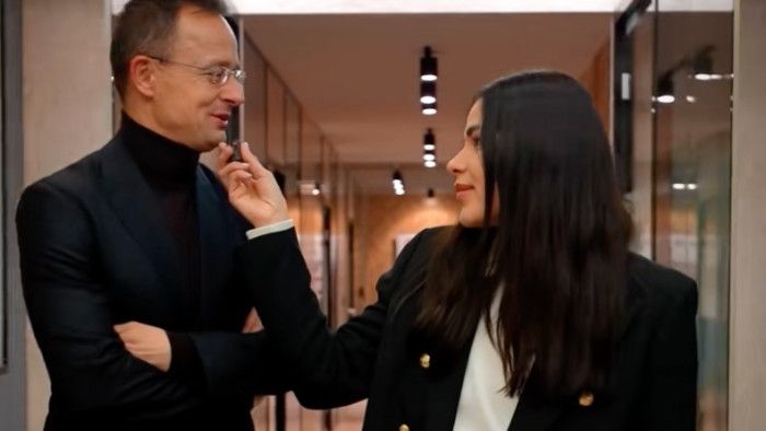 A több ezer eurós táska és Győzike lányának moszkvai kirándulása