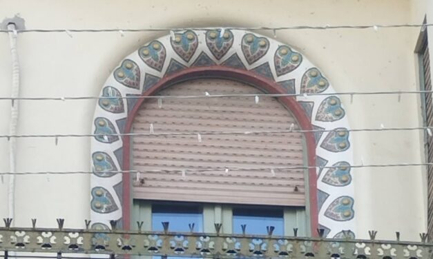 Átfúrták egy védett palota homlokzatát a szabadkai Korzón, feljelentést tesznek a műemlékvédők