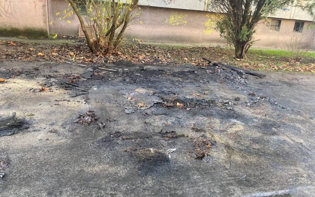 Felgyújtották a szabadkai ügyésznő autóját a háza előtt