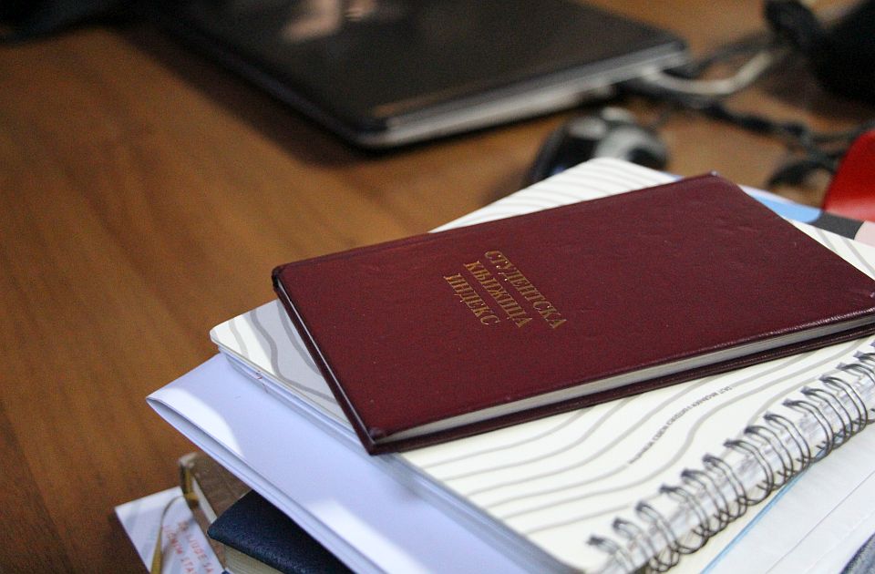 December 30-ára módosította a minisztérium a tandíj-visszatérítés határidejét